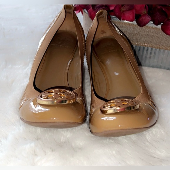 TORY BURCH Caroline Wedge Patent Leather Heel - Picture 6 of 8